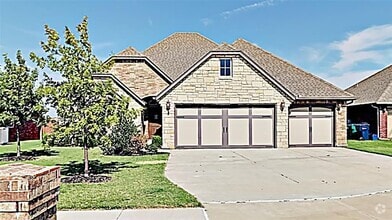 Building Photo - 13604 Gentry Dr