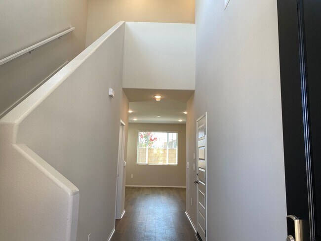 Building Photo - BRAND NEW HOME AVAILABLE FOR LEASE IN TEME...