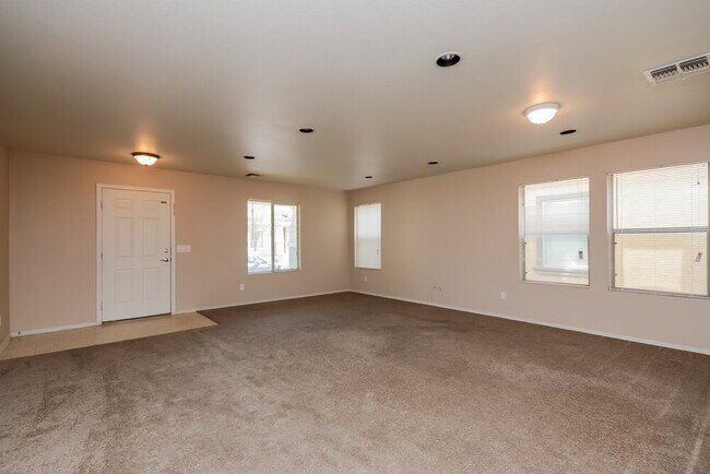 Building Photo - 11215 W Garfield St