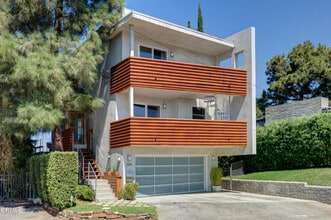 Building Photo - 2135 Park Dr