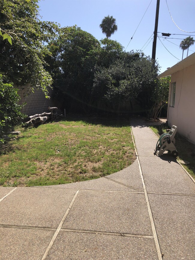 Building Photo - 5400 Hollister Ave