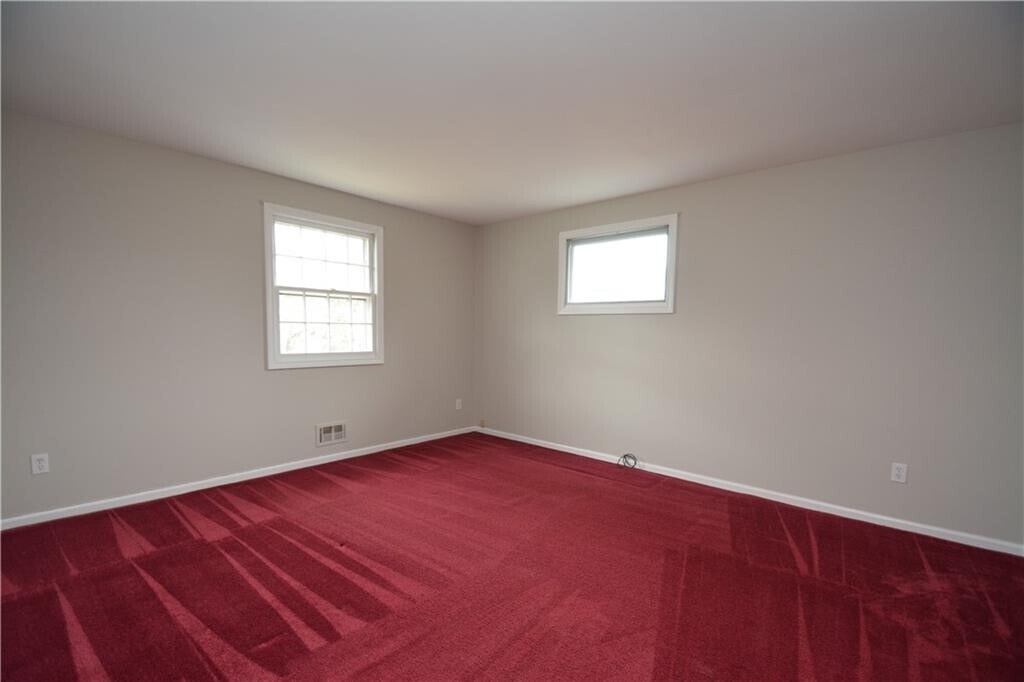 Foto del edificio - 28 Candlewood Dr