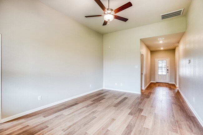 Building Photo - 417 San Miguel Crk Dr