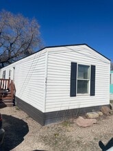 Building Photo - 2010 River Dr N