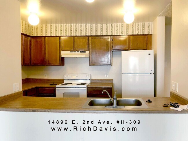 Photo - 2 bed, 2 bath with washer/dryer hookup.  Great location off Sable and 2nd Ave. Apartment