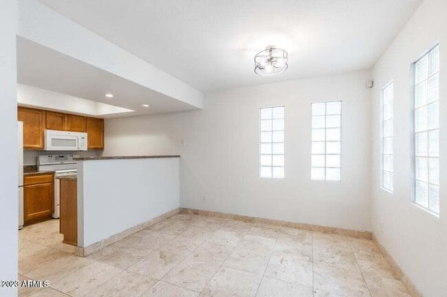 Building Photo - 3235 E Camelback Rd