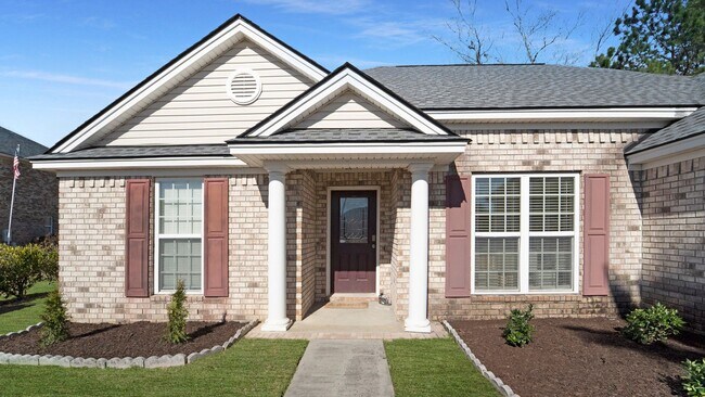 Foto del edificio - Savannah Sweetwater Station 3-Bed Home with Patio & Large Yard