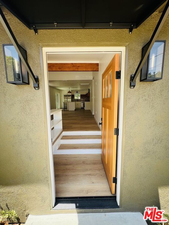 Building Photo - 3815 Fernwood Ave