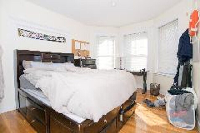 Foto del edificio - Brookline 5 bed 2 bath - 9/1 (close to Coolidge Corner)