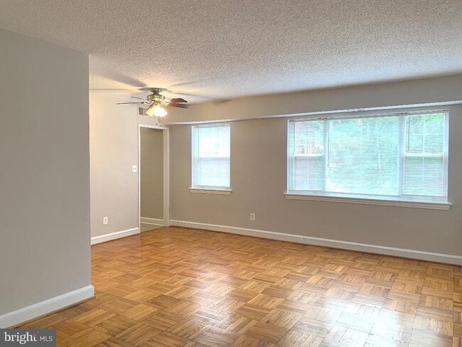 Foto del edificio - 1320 Fort Myer Dr