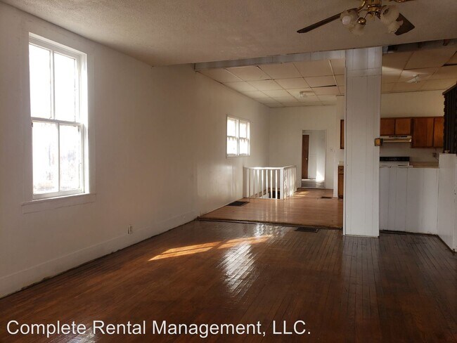 Building Photo - 3 br, 1 bath House - 640 E Northern Ave