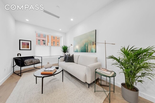 Building Photo - 1390 Putnam Ave