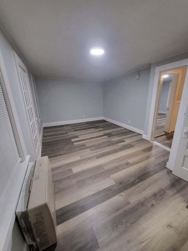 Interior Photo - 17 Sullivan St