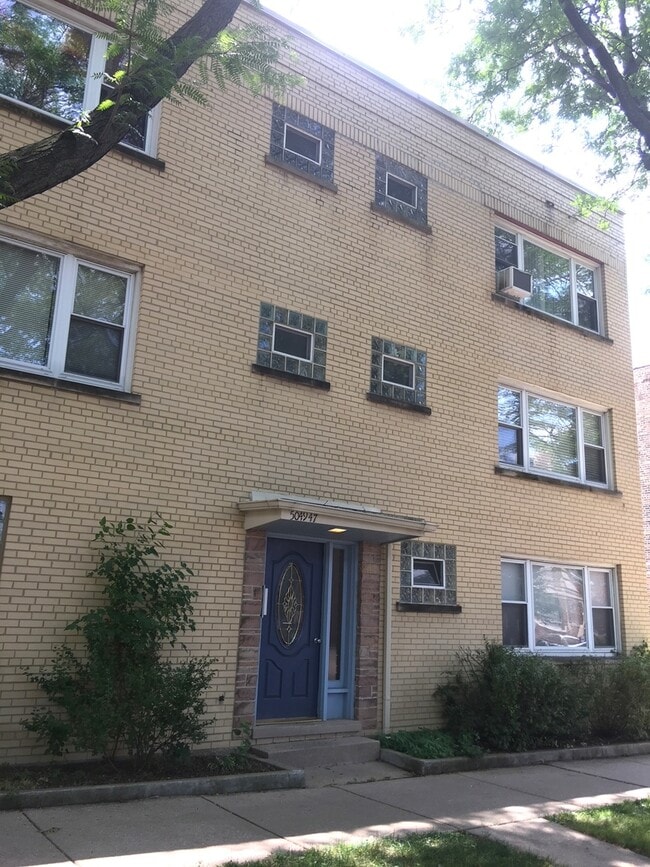 Building Photo - 5047 N Washtenaw Ave
