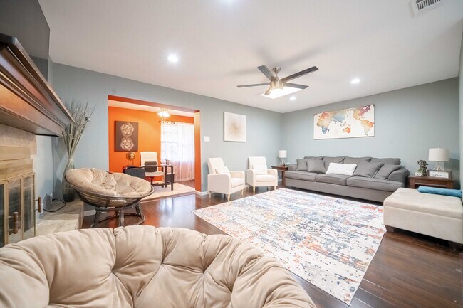 Building Photo - 1703 Monaco Dr
