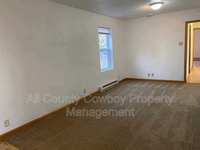 Foto del edificio - 1557 W Jefferson St