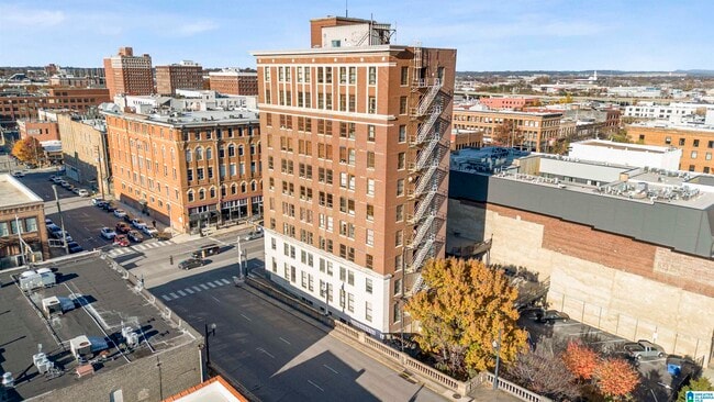 Building Photo - 2201 1st Ave N