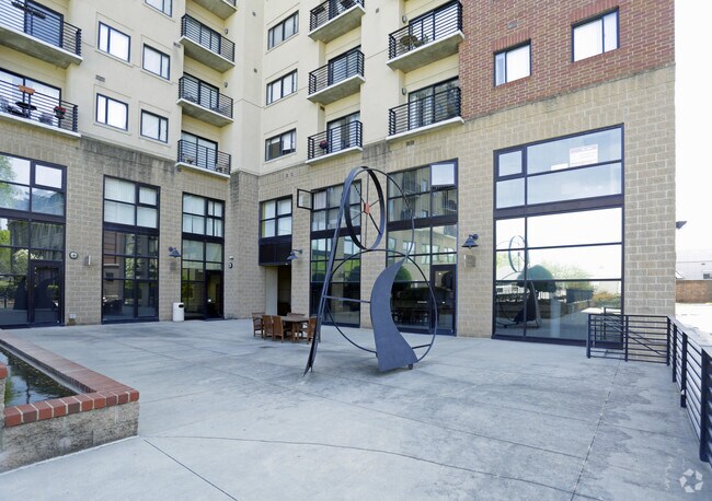 Foto del edificio - 715 N Church St