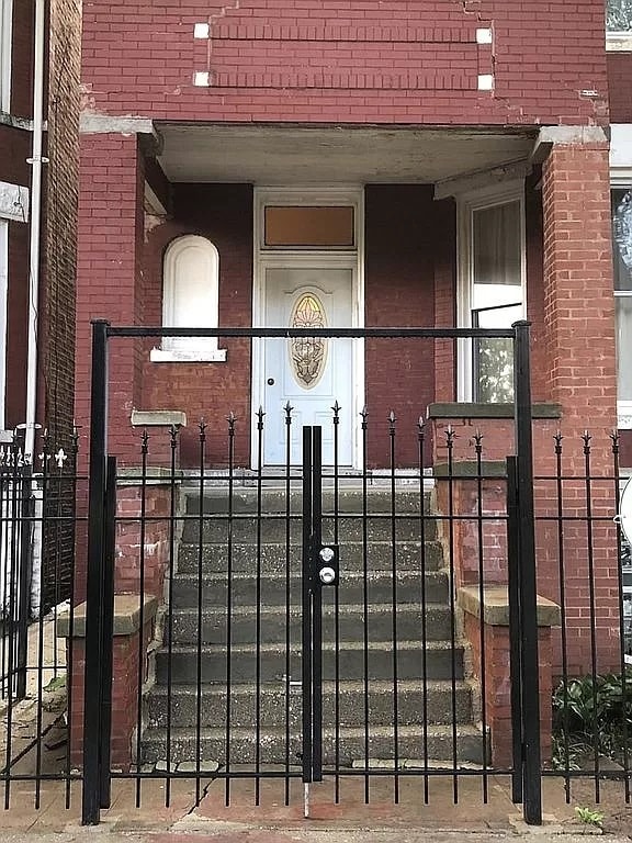 Building Photo - 2439 S Millard Ave