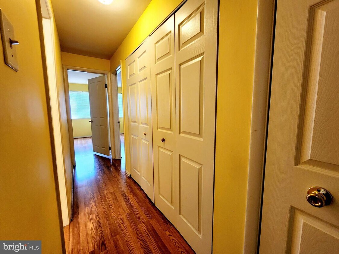 19120 Mills Choice Rd Unit 3, Montgomery Village, MD 20886 Apartment