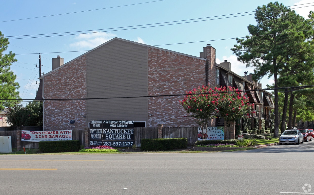 Nantucket Square Townhouses Apartments in Houston, TX