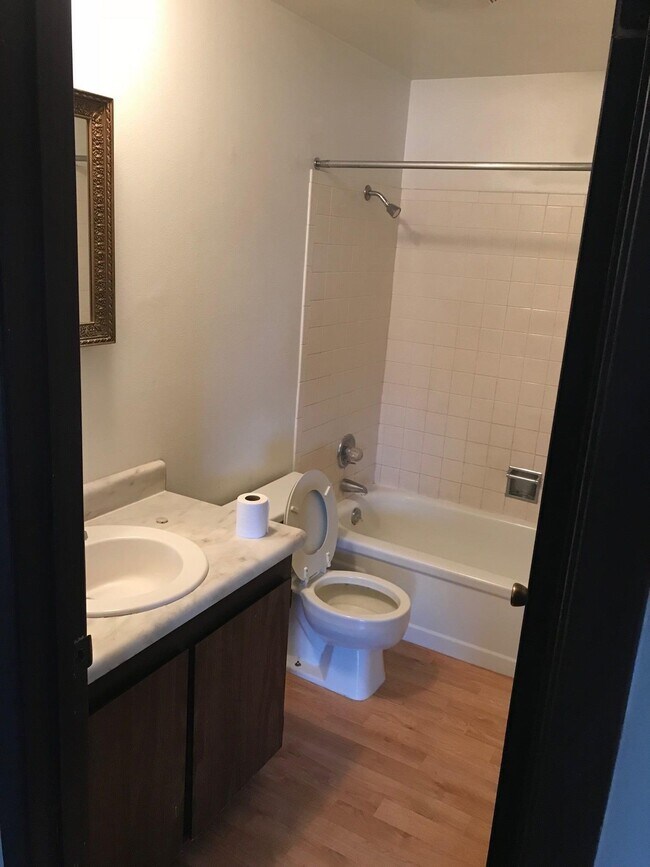 Foto del edificio - 1251 W 14th St