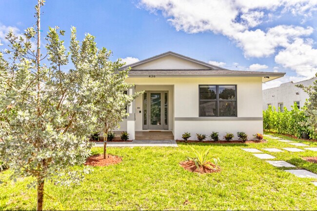 Foto del edificio - 436 Monroe Dr