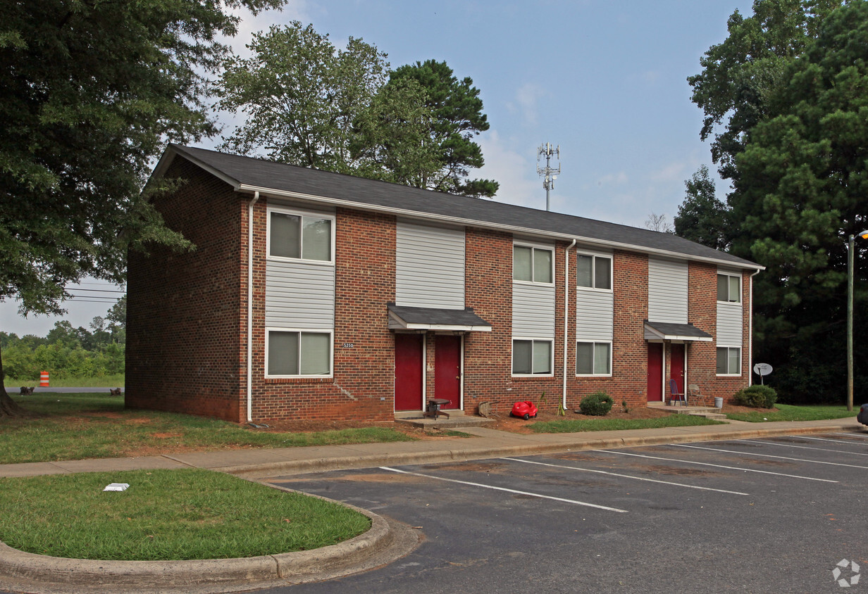 Primary Photo - Westside Apartments