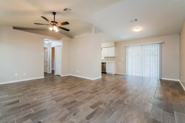 Foto del edificio - 206 Howard Ct