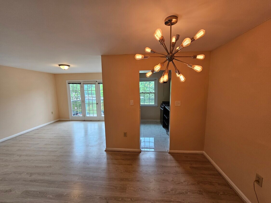 Foto principal - 9447 Fairfax Blvd