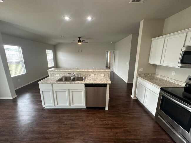 Foto del edificio - 20 Summer Breeze Rd
