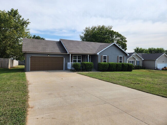 Building Photo - Welcome to your dream home!