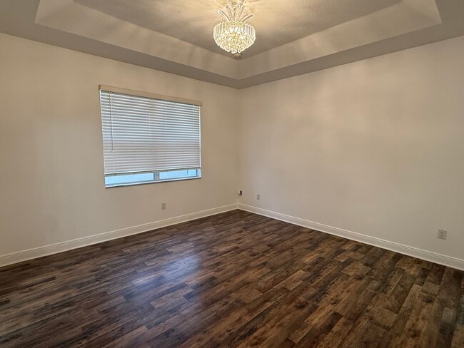 Foto del edificio - 502 First Cape Coral Dr