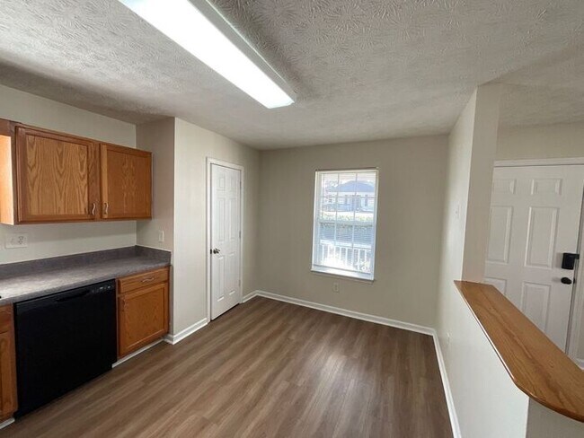 Building Photo - 3651 Ten Oaks Cir