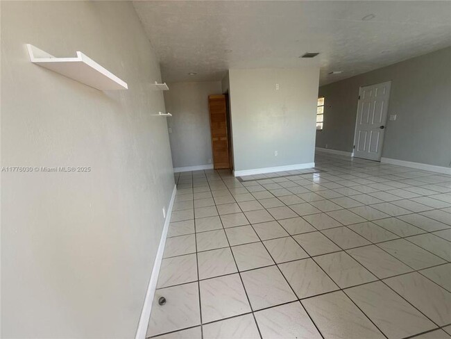 Foto del edificio - 2 bedroom in Hollywood FL 33023