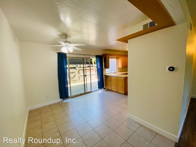 Building Photo - 3 br, 1.5 bath House - 8868 La Riviera Dr #D