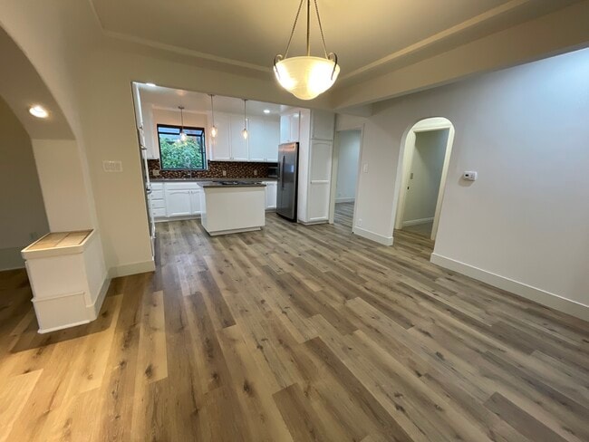 Building Photo - 236 N Myers St