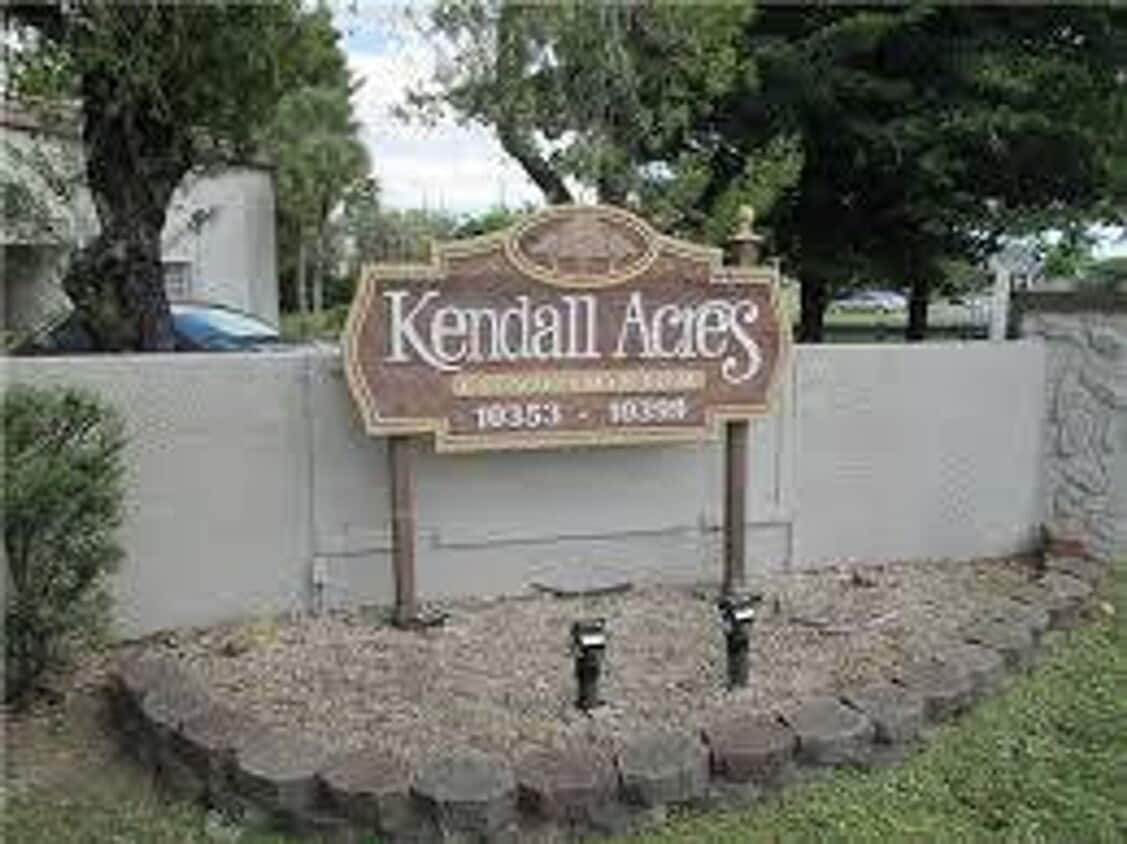 1 br, 1 bath House 10387 N Kendall Drive... Alquileres en Miami, FL