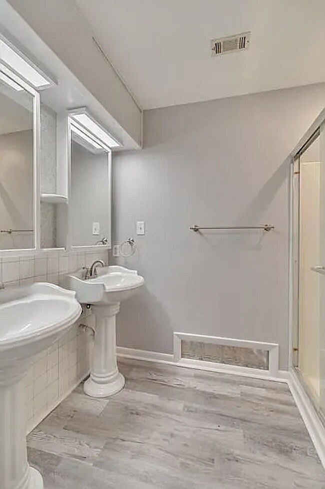 Foto del edificio - $500 co-op feet to any agent who brings a qualified/approved applicant to rent this home. Beautif...