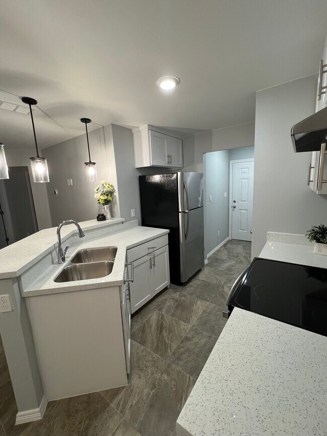 Cocina - 2120 Southridge Ave