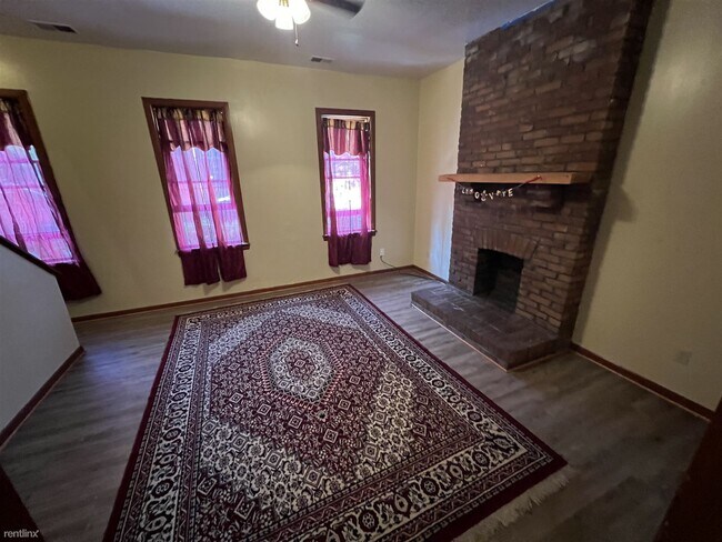 Building Photo - 4 br, 2 bath Duplex - (MAY) AUGUST(southsi...