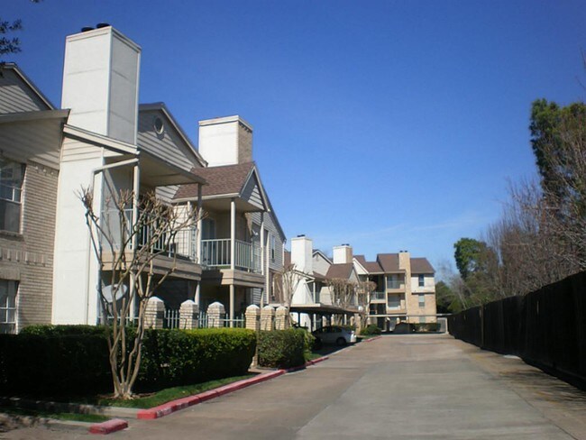 Building Photo - 12550 Whittington Dr