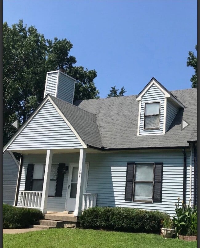 Building Photo - 504 Debbie Dr