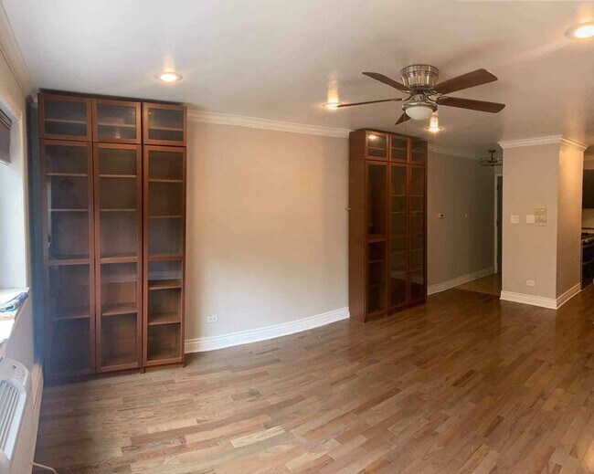 Building Photo - 4939 S Dorchester Ave