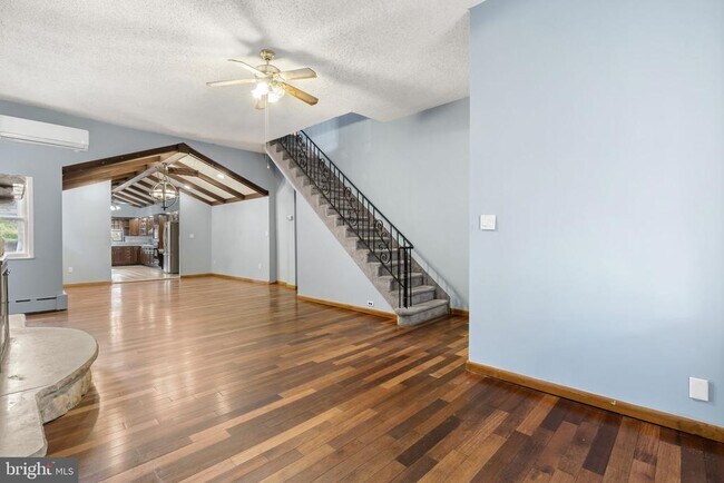 Foto del edificio - 2430 E Somerset St