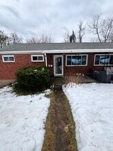 Building Photo - 110 Short St