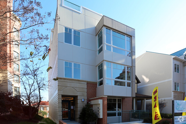 Foto del edificio - The Collection on Connecticut Ave