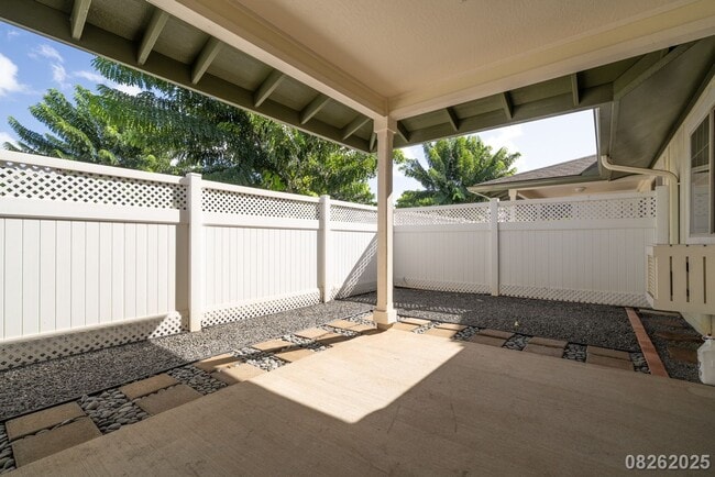 Building Photo - Rarely available! Ground floor 2-bdrm, 2-b...