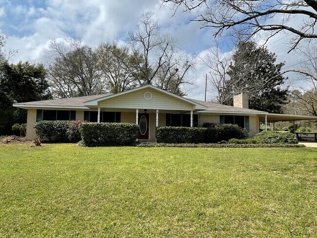 Foto del edificio - Shadows Acres.. New Flooring..New Paint.....