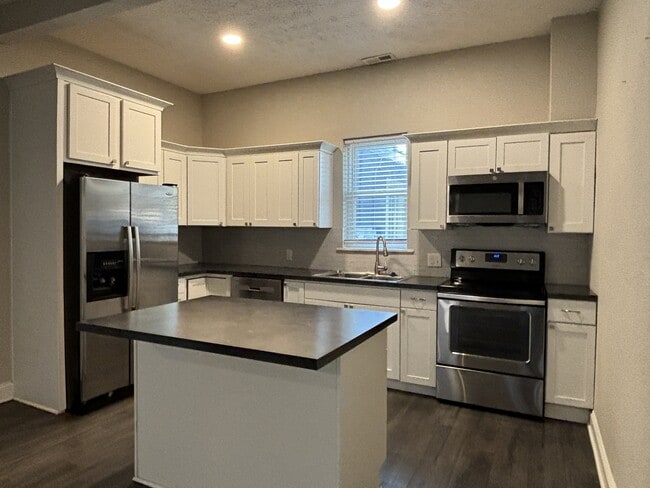 Photo - 229 S Summit St House